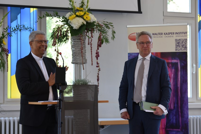 Pater Augustin und Herr Dr. Deichmann